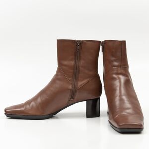 Vintage Y2K Nine west leather brown mid heel boots size 6.5M